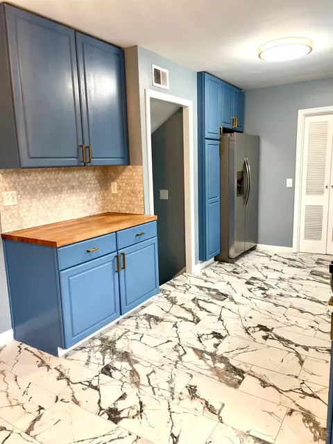 Kitchen - 3011 Westbrook Dr, Cincinnati, OH 45238 photo 4 of 4