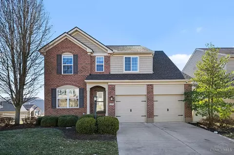 8821 Bluejay View Dr, Cleves, OH 45002