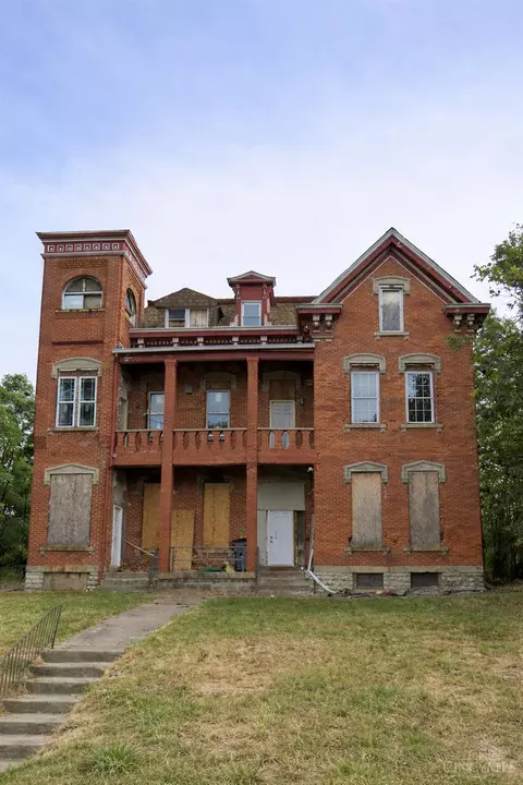 608 Crown St, Cincinnati, OH 45206