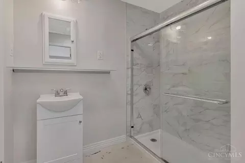 Bath - 10167 Wayne Ave, Woodlawn, OH 45215 photo 1 of 2
