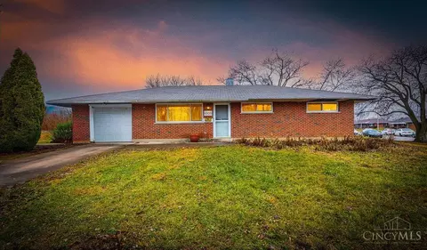 4300 Lambeth Dr, Huber Heights, OH 45424