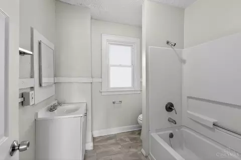 Bath - 4318 Eighth St, Cincinnati, OH 45205 photo 4 of 4