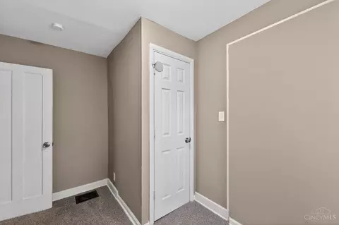 Entry Way - 4318 Eighth St, Cincinnati, OH 45205 photo 1 of 2