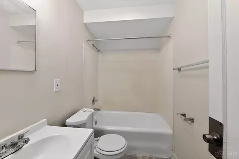 Bath - 4318 Eighth St, Cincinnati, OH 45205 photo 2 of 4