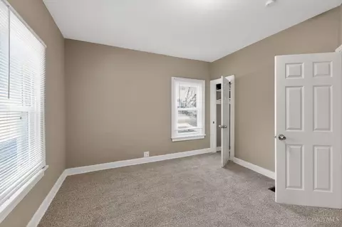 Bedroom - 4318 Eighth St, Cincinnati, OH 45205 photo 6 of 8