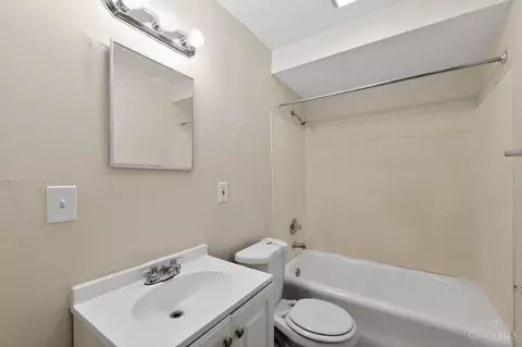 Bath - 4318 Eighth St, Cincinnati, OH 45205 photo 1 of 4