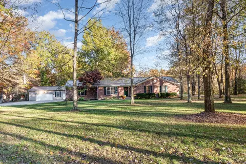 16086 Colonial Dr, Williamsburg, OH 45176