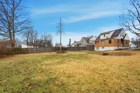 Exterior - 4915 Heuwerth Ave, Cincinnati, OH 45238 photo 2 of 8