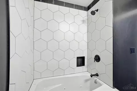 Bath - 4915 Heuwerth Ave, Cincinnati, OH 45238 photo 4 of 4