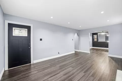 Living - 4915 Heuwerth Ave, Cincinnati, OH 45238 photo 3 of 4