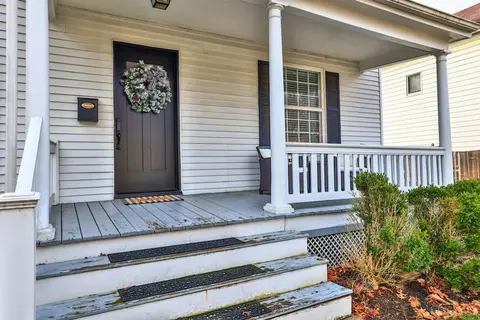 Exterior - 2861 Markbreit Ave, Cincinnati, OH 45209 photo 4 of 12