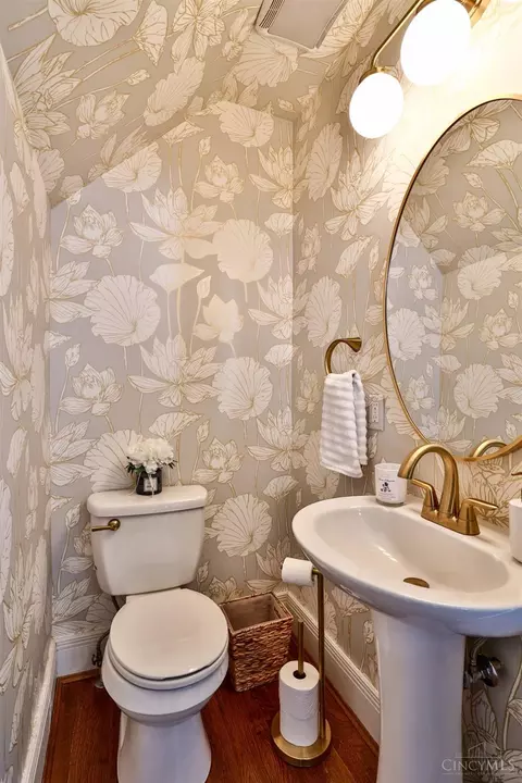 Bath - 2861 Markbreit Ave, Cincinnati, OH 45209 photo 1 of 2