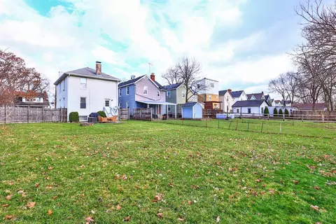 Exterior - 2861 Markbreit Ave, Cincinnati, OH 45209 photo 7 of 12
