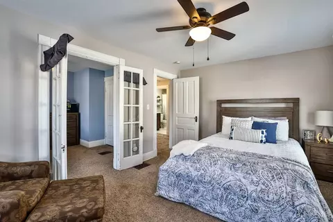 Bedroom - 2861 Markbreit Ave, Cincinnati, OH 45209 photo 2 of 4