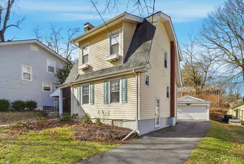 6211 Bona Vista Pl, Cincinnati, OH 45213