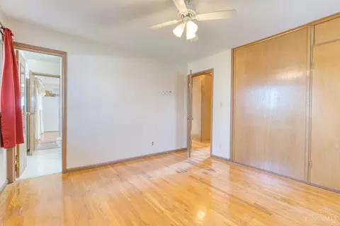 Bedroom - 11364 Gravenhurst Dr, Cincinnati, OH 45231 photo 4 of 4