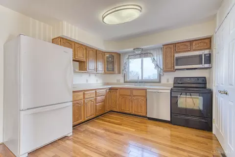 Kitchen - 11364 Gravenhurst Dr, Cincinnati, OH 45231 photo 1 of 1