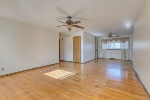 Living - 11364 Gravenhurst Dr, Cincinnati, OH 45231 photo 1 of 3