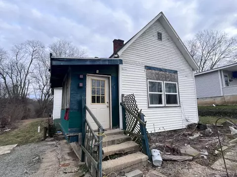 520 East St, Hillsboro, OH 45133