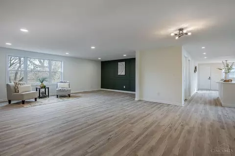 Living - 224 Prague Ct, Centerville, OH 45458 photo 1 of 5