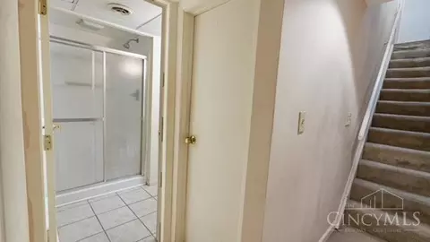 Entry Way - 10453 Mill Rd, Cincinnati, OH 45240 photo 2 of 2
