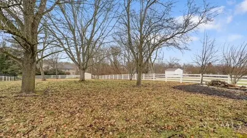 Exterior - 10453 Mill Rd, Cincinnati, OH 45240 photo 5 of 7