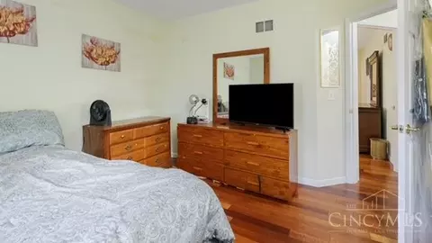Bedroom - 10453 Mill Rd, Cincinnati, OH 45240 photo 4 of 4