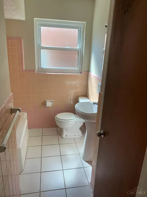 Bath - 3608 Robb Ave, Cheviot, OH 45211 photo 1 of 1
