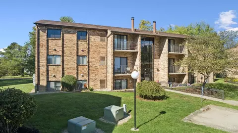 539 Davis Rd, Cincinnati, OH 45255 photo 2