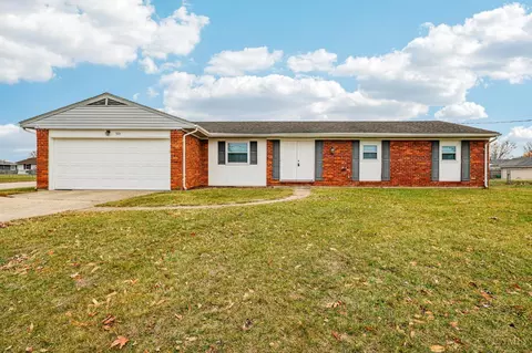 520 Meadow Ln, Trenton, OH 45067