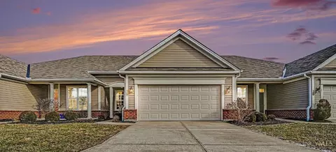185 Woodside Park Dr, Amelia, OH 45102