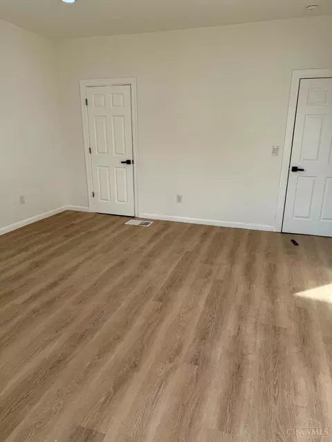 Bedroom - 1050 Marshall Ave, Cincinnati, OH 45225 photo 1 of 2