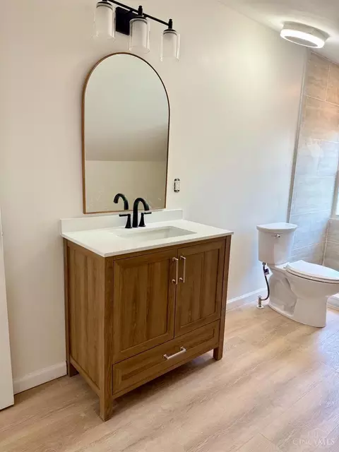 Bath - 1050 Marshall Ave, Cincinnati, OH 45225 photo 1 of 5