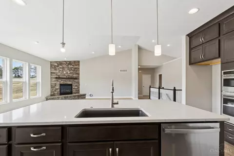 Kitchen - 25 Morris St, Springboro, OH 45066 photo 3 of 5