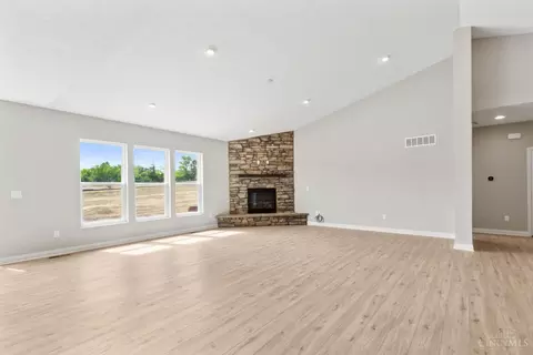 Living - 25 Morris St, Springboro, OH 45066 photo 4 of 5