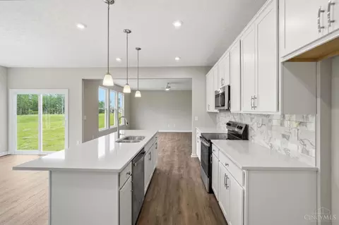 Kitchen - 1204 Eagle Blvd, Hamilton Township, OH 45039 photo 2 of 6
