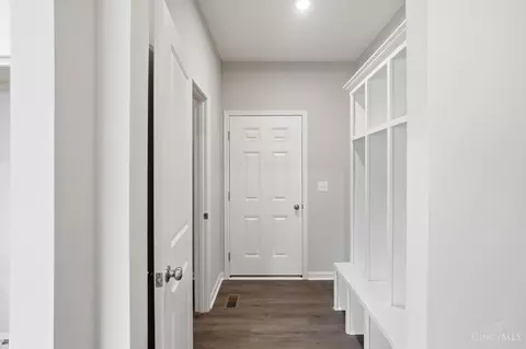 Entry Way - 1204 Eagle Blvd, Hamilton Township, OH 45039 photo 1 of 2