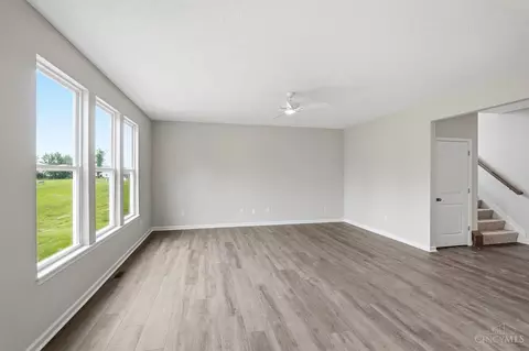 Living - 1204 Eagle Blvd, Hamilton Township, OH 45039 photo 3 of 4