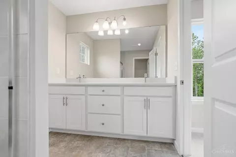 Entry Way - 1204 Eagle Blvd, Hamilton Township, OH 45039 photo 2 of 2