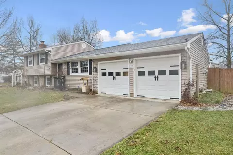 4625 Locust Grove Ct, Batavia, OH 45103