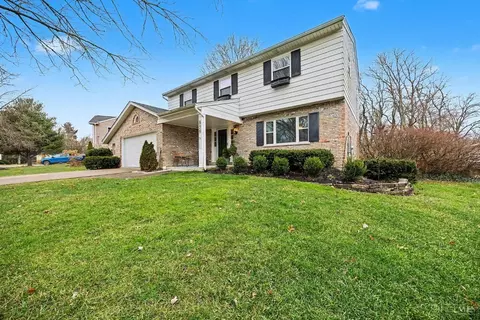 856 Meadow Ridge Dr, Cincinnati, OH 45245 photo 3