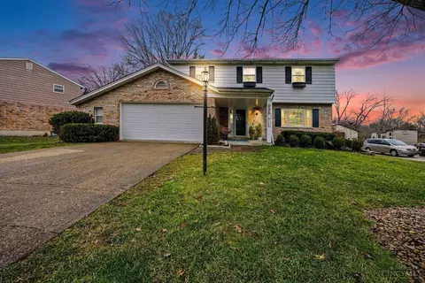 856 Meadow Ridge Dr, Cincinnati, OH 45245