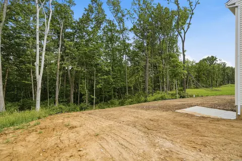 Exterior - 1180 Eagle Blvd, Hamilton Township, OH 45039 photo 5 of 6