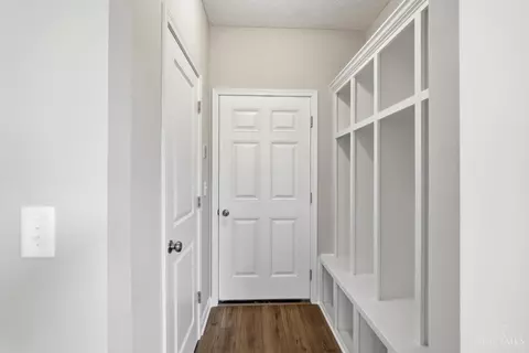 Entry Way - 1180 Eagle Blvd, Hamilton Township, OH 45039 photo 2 of 4