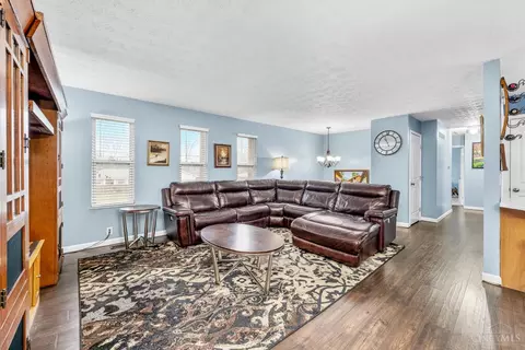 905 Shayler Rd, Cincinnati, OH 45245 photo 3