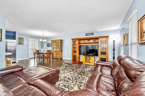 905 Shayler Rd, Cincinnati, OH 45245 photo 5