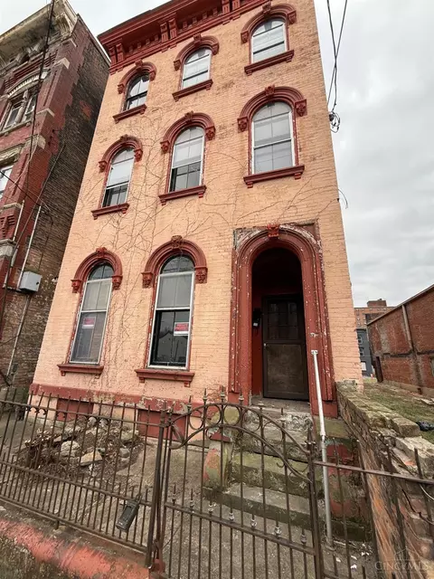 819 Findlay St, Cincinnati, OH 45214