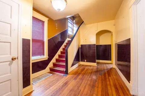 Entry Way - 4610 Simpson Ave, Cincinnati, OH 45227 photo 1 of 1