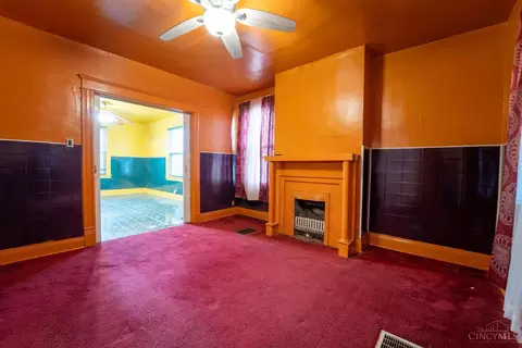 Living - 4610 Simpson Ave, Cincinnati, OH 45227 photo 2 of 7
