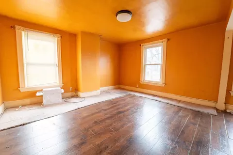 Bedroom - 4610 Simpson Ave, Cincinnati, OH 45227 photo 1 of 7